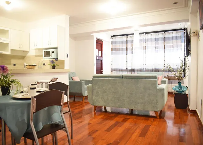 Rhouse Hotel