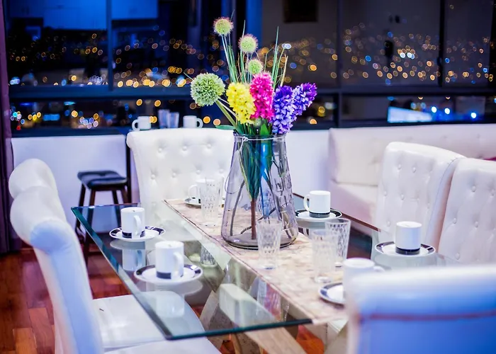 Rhouse Hotel