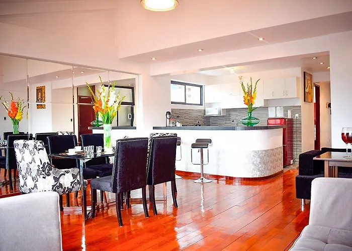 Rhouse Hotel